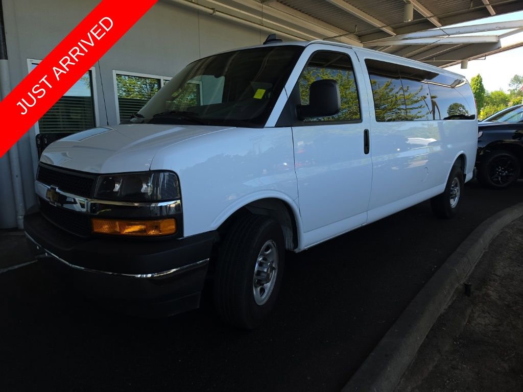 Used 2025 Chevrolet Express 3500 LT w/ LT Preferred Equipment Group RWD image 1