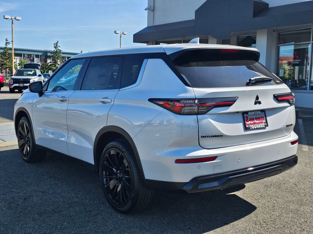 New 2026 Mitsubishi Outlander LE AWD/4WD image 7