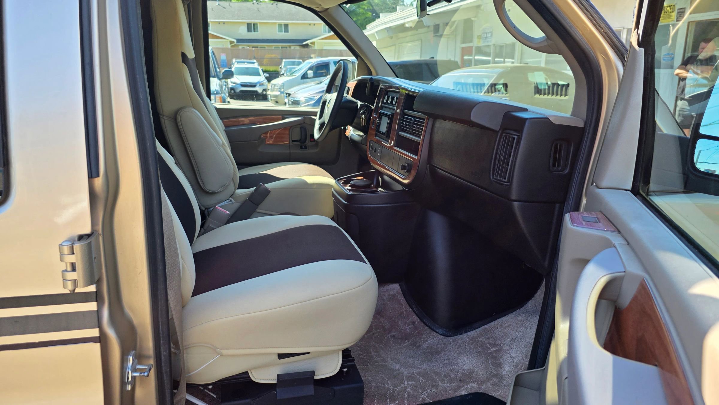 Used 2012 Chevrolet Express 2500 w/ Power Package image 12