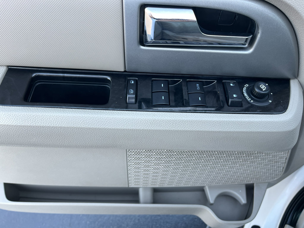 Used 2014 Ford Expedition EL Limited image 12