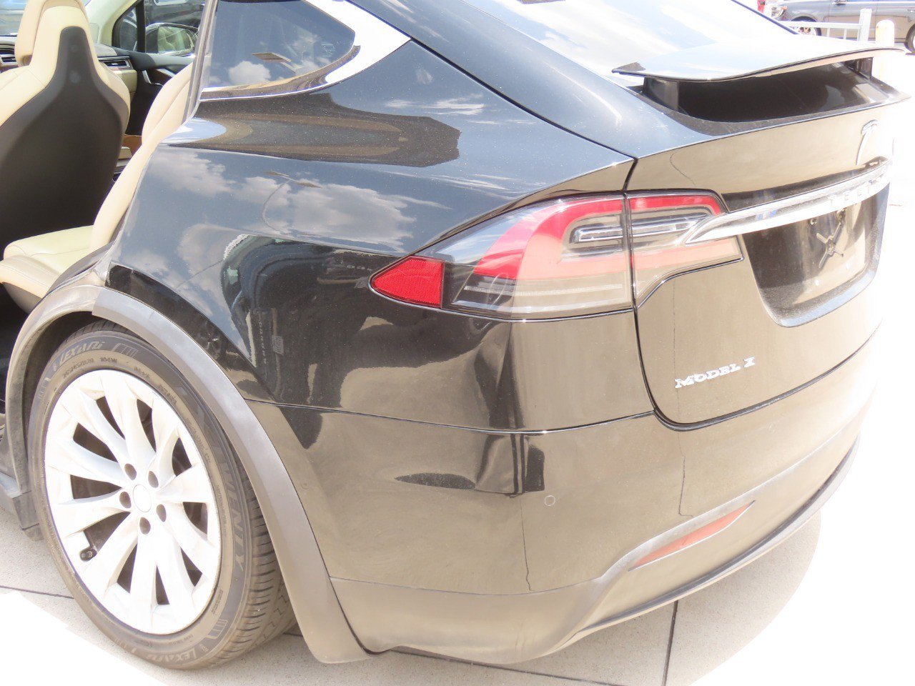 Used 2017 Tesla Model X 75D AWD/4WD image 16