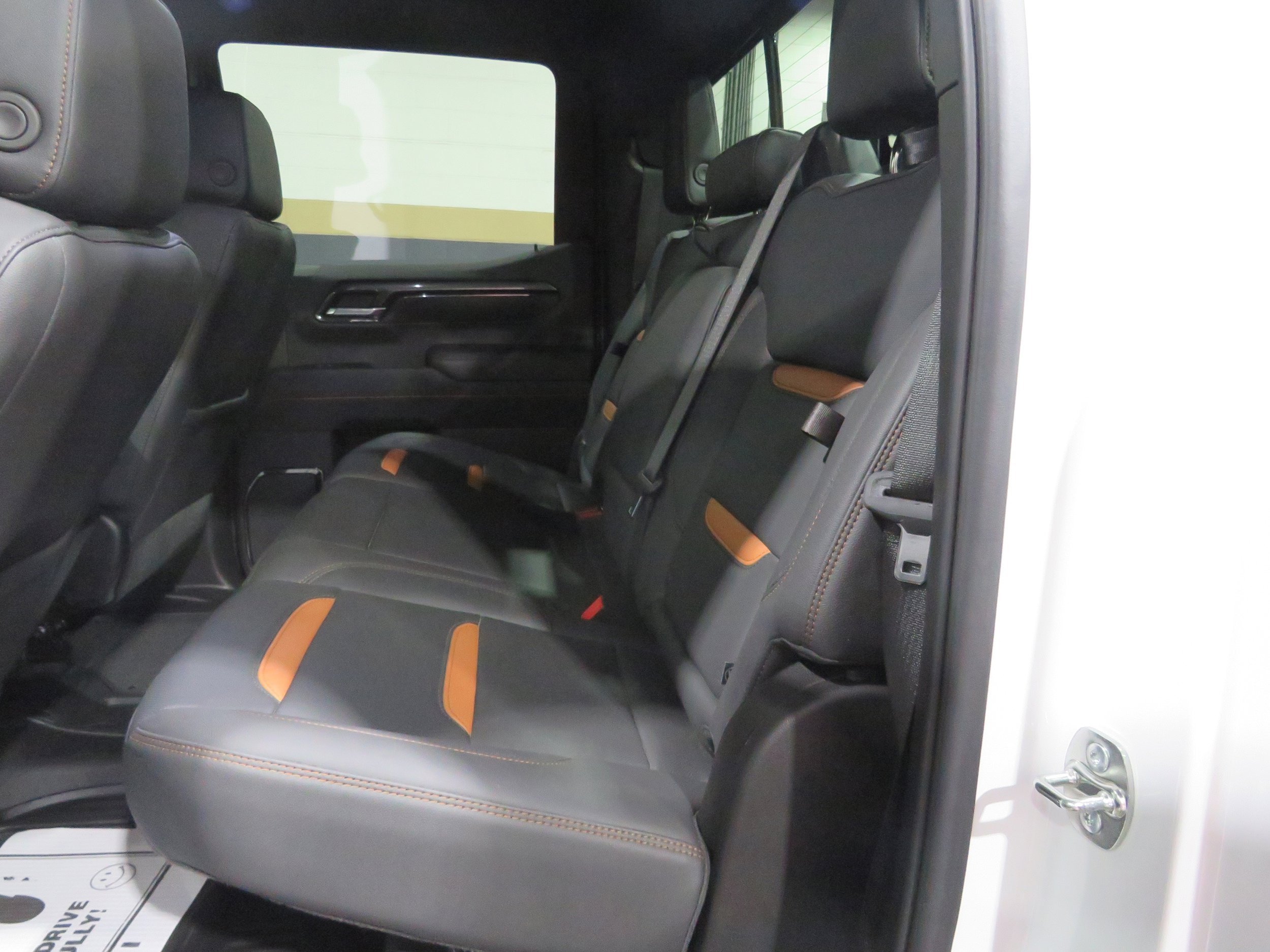 Used 2025 GMC Sierra 1500 AT4 w/ AT4 Premium Package AWD/4WD image 8