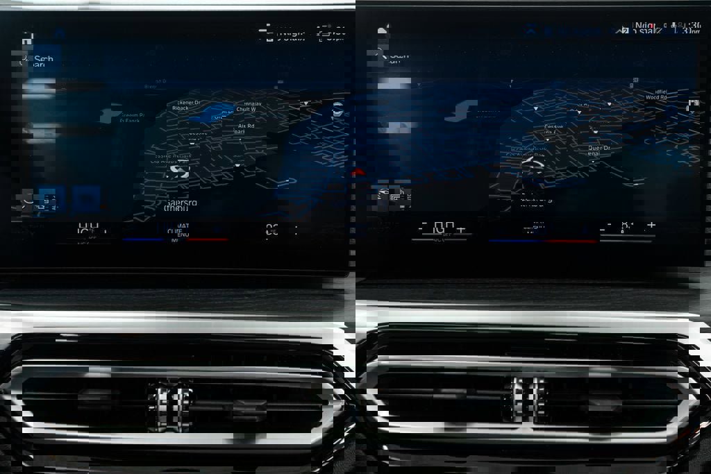 Used 2024 BMW 330i xDrive Sedan w/ Convenience Package image 20