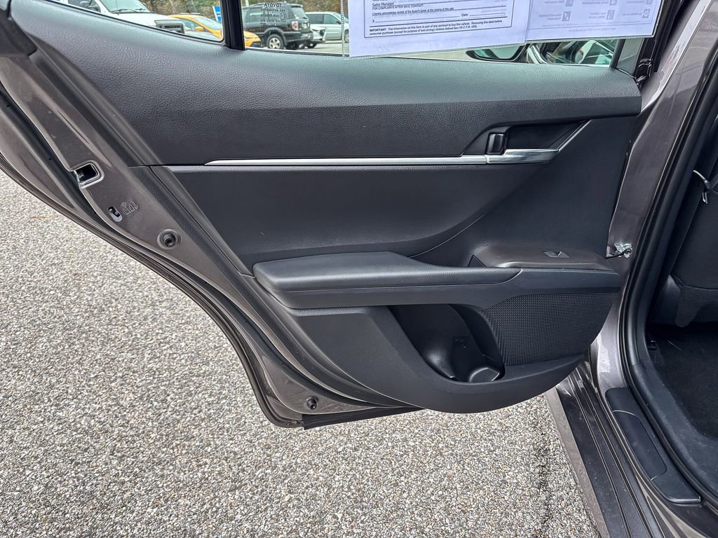 Used 2022 Toyota Camry LE image 39