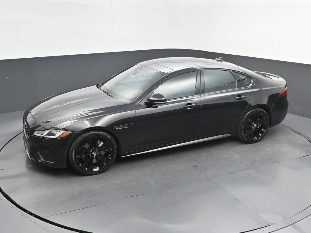 Certified 2024 Jaguar XF R-Dynamic SE AWD/4WD image 31