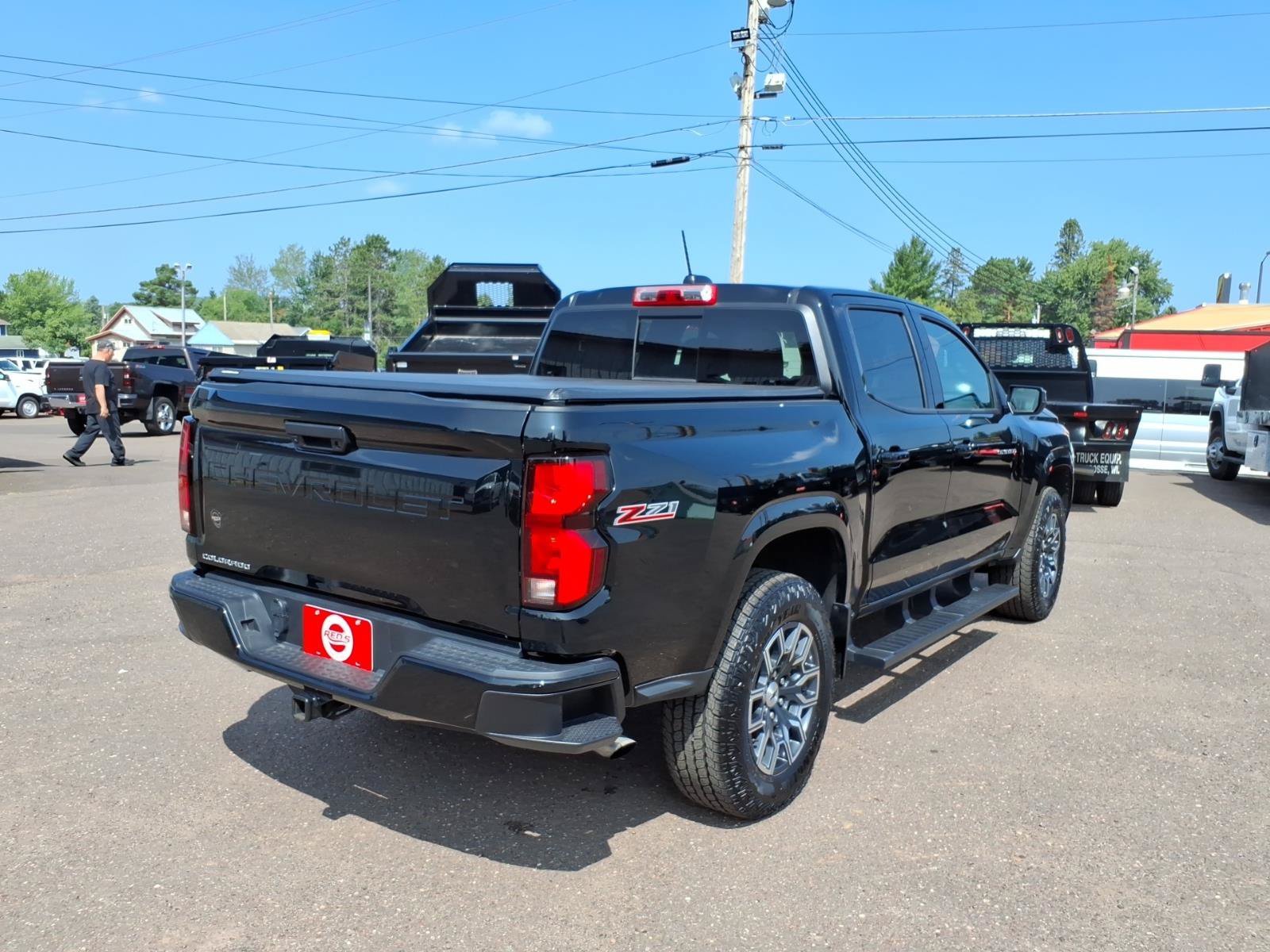 Used 2024 Chevrolet Colorado Z71 w/ Z71 Convenience Package 2 AWD/4WD image 6