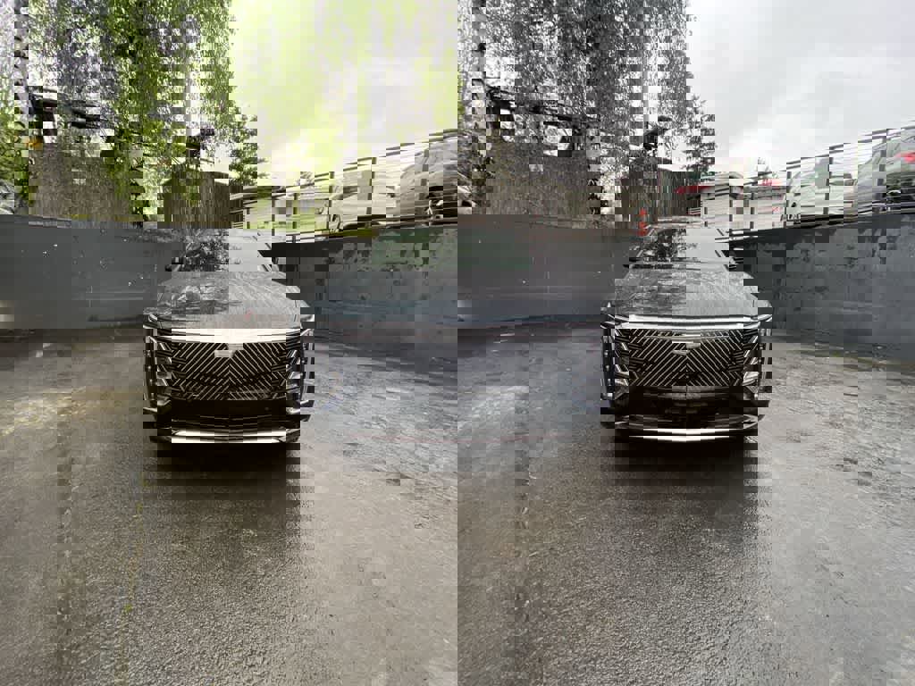 Certified 2025 Cadillac Lyriq Luxury image 9