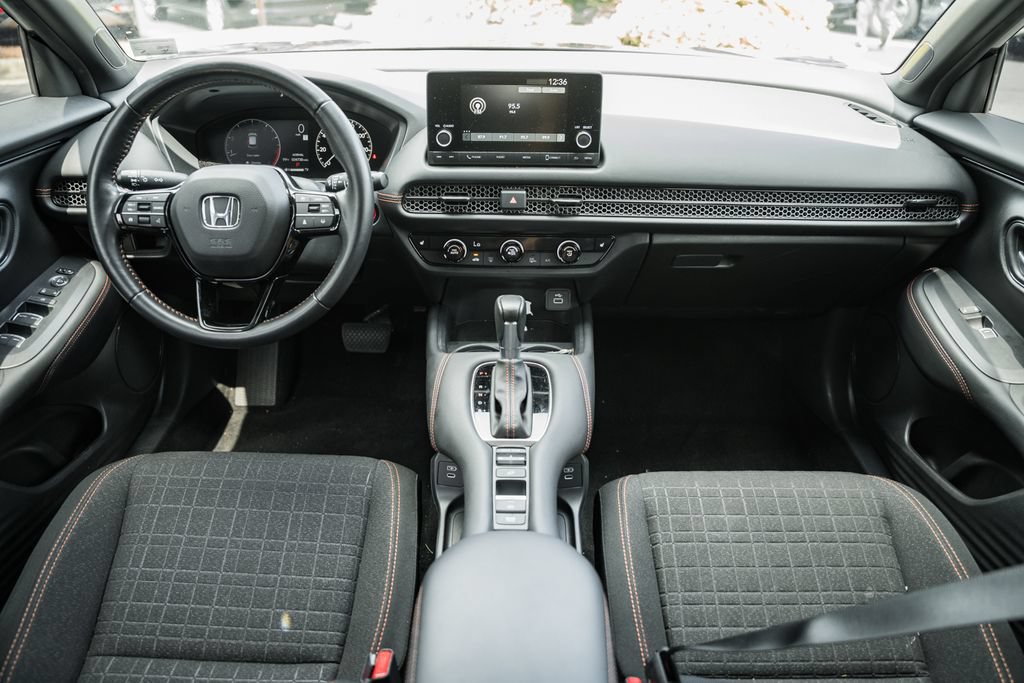 Used 2025 Honda HR-V Sport image 17