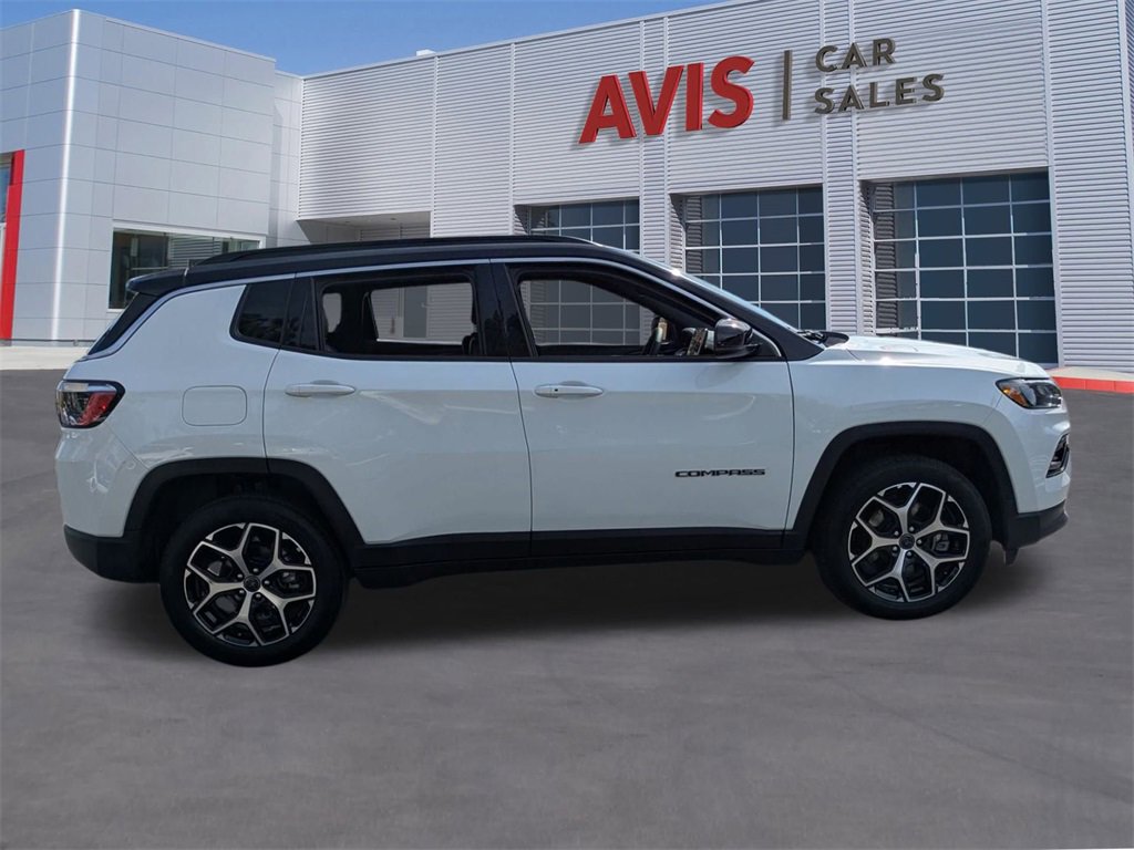 Used 2025 Jeep Compass Limited image 5
