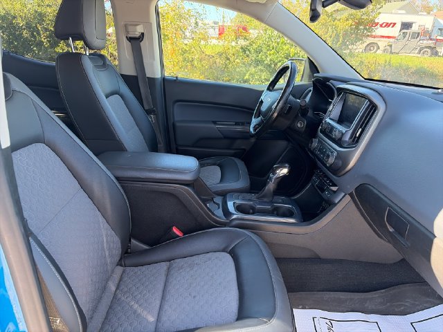 Used 2022 Chevrolet Colorado Z71 AWD/4WD image 28