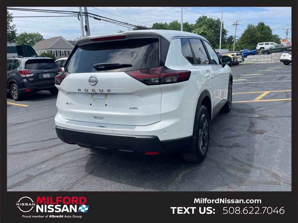 Used 2025 Nissan Rogue SV AWD/4WD image 5