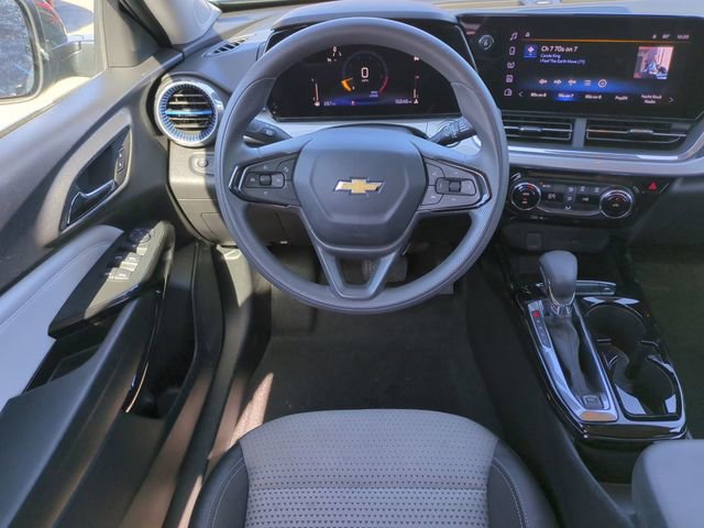 Certified 2025 Chevrolet Trax LT image 16