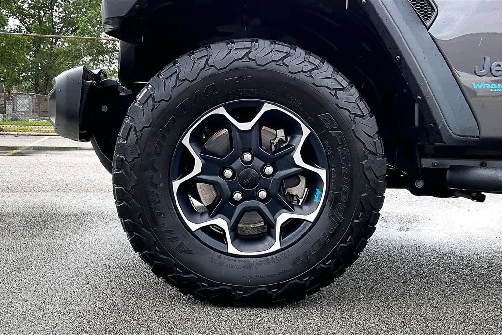 Used 2022 Jeep Wrangler Unlimited Rubicon 4xe w/ Cold Weather Group AWD/4WD image 9