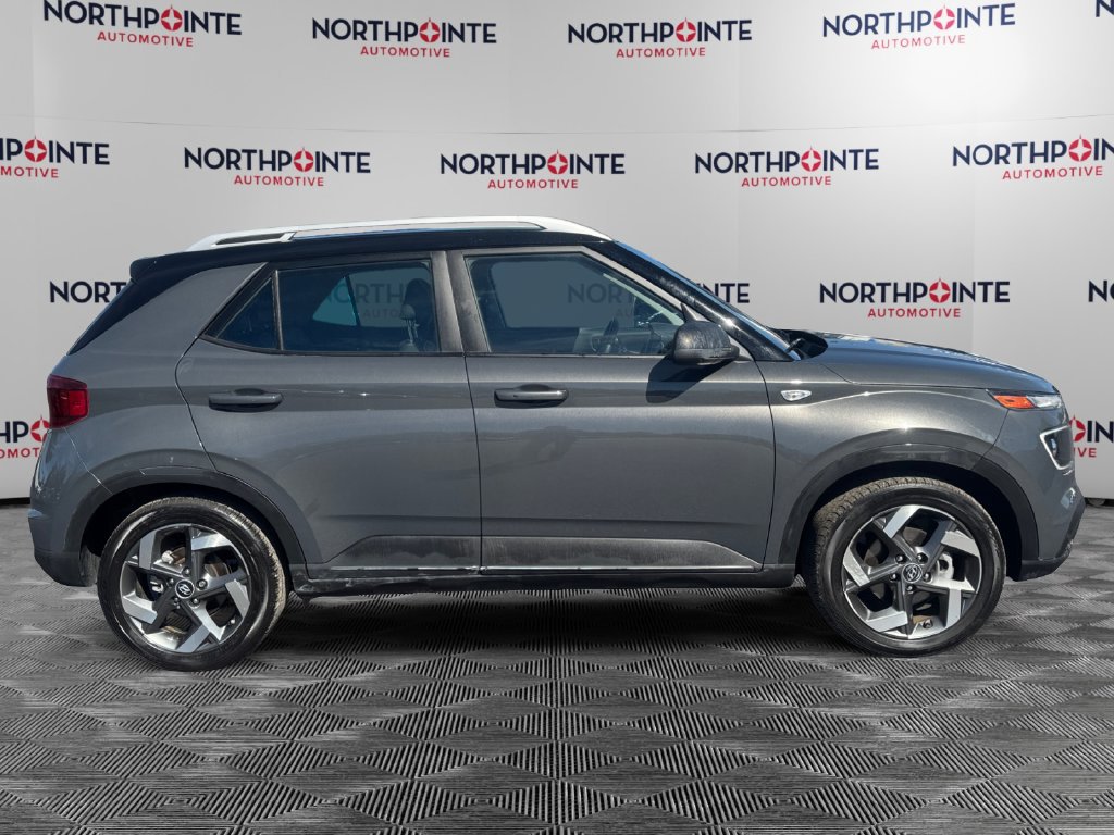 Used 2025 Hyundai Venue Limited FWD image 7