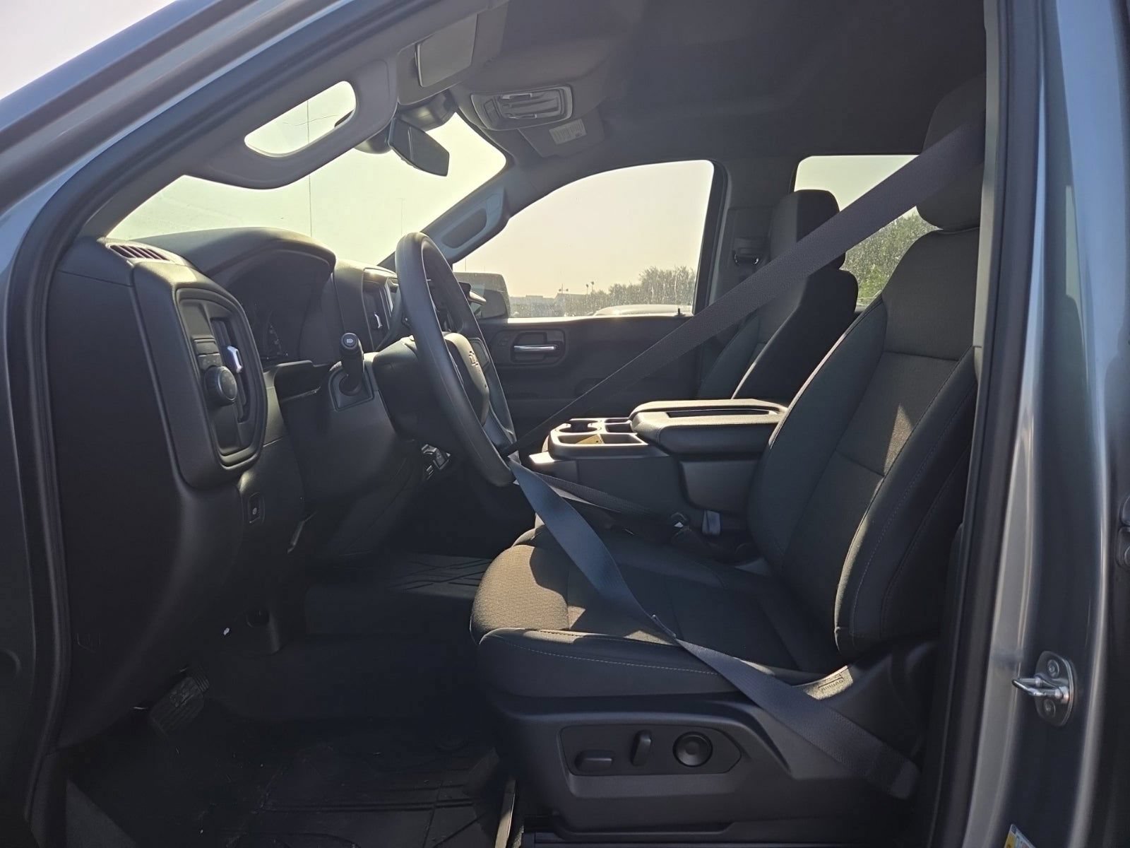 Used 2025 Chevrolet Silverado 1500 Custom w/ LPO, Dark Essentials Package RWD image 3