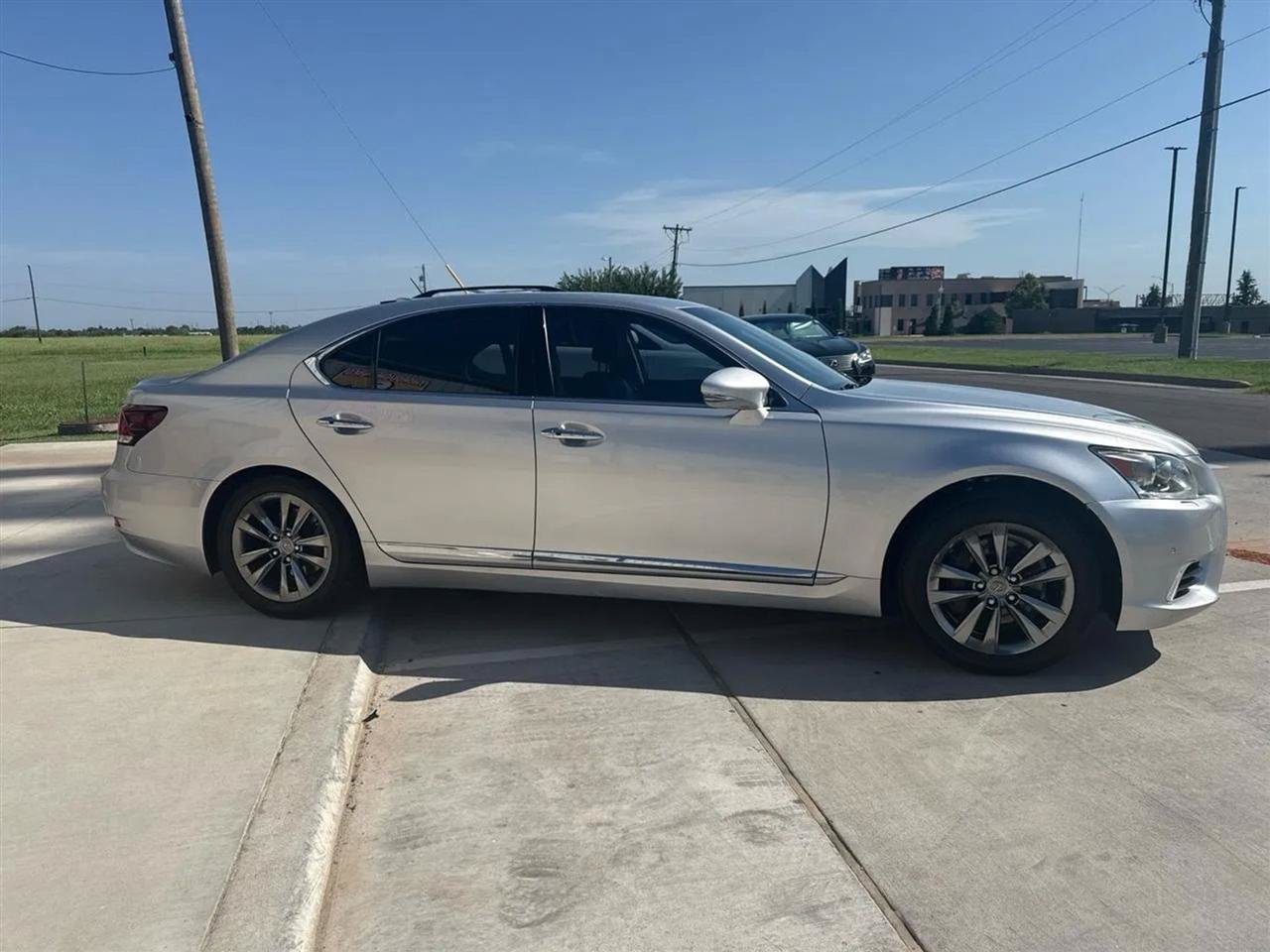 Used 2014 Lexus LS 460 w/ Comfort Package RWD image 8