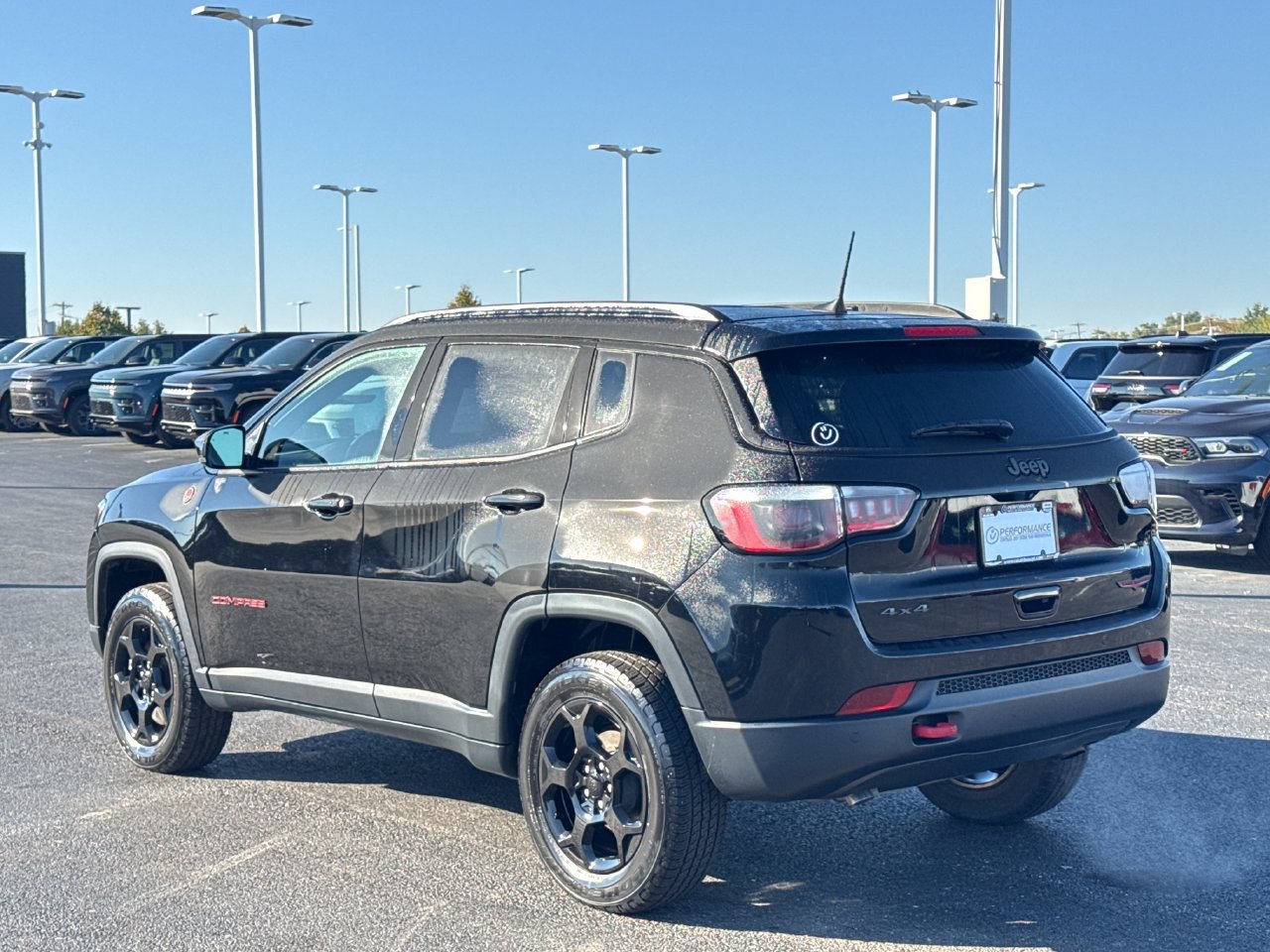 Used 2023 Jeep Compass Trailhawk w/ Trailhawk Convenience Group AWD/4WD image 4