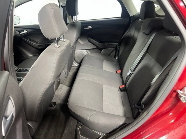 Used 2016 Ford Focus SE w/ SE Power Seat Package FWD image 10