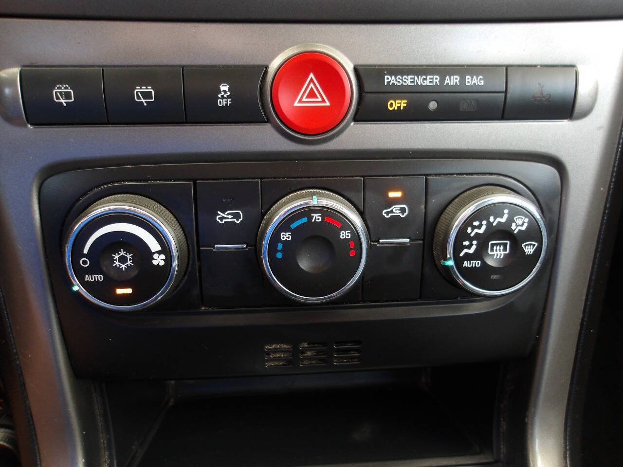 Used 2014 Chevrolet Captiva Sport LS FWD image 13
