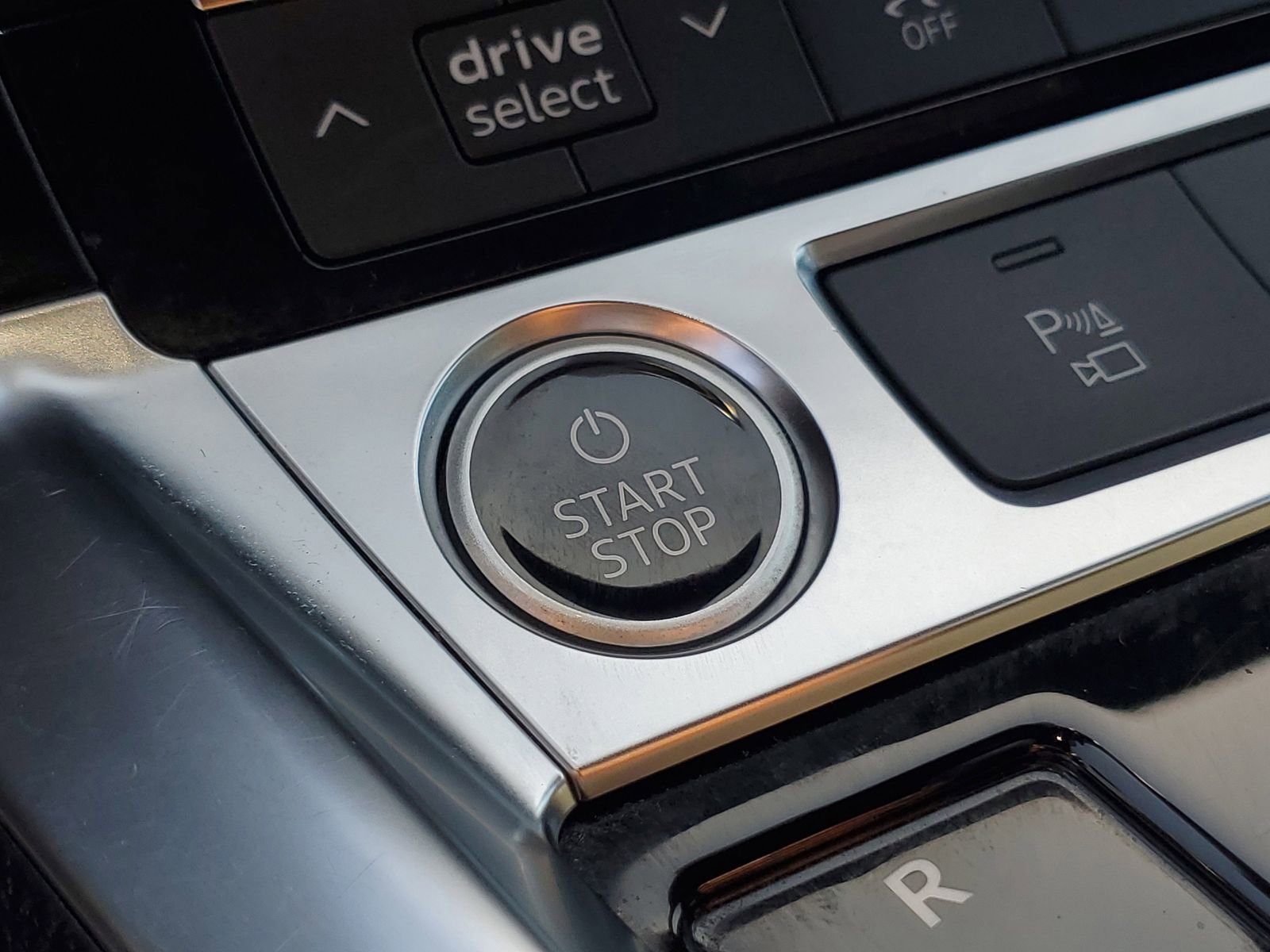 Used 2023 Audi e-tron Premium image 32