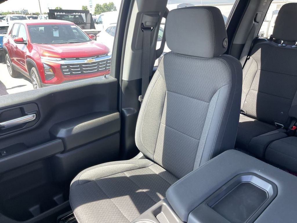 New 2026 Chevrolet Silverado 2500 Custom w/ Custom Value Package AWD/4WD image 23