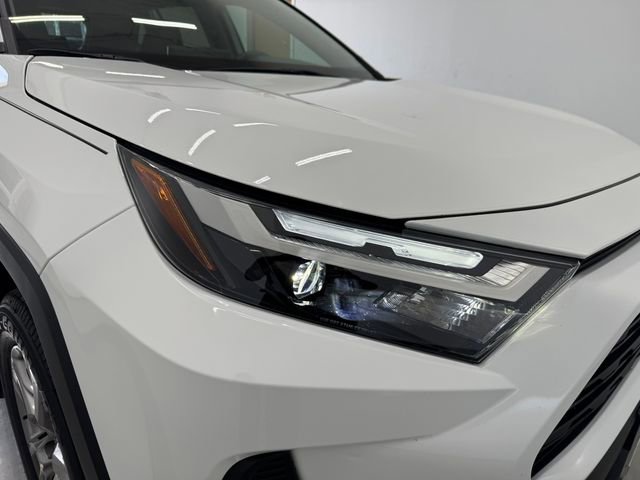Used 2025 Toyota RAV4 XLE w/ Convenience Package FWD image 32