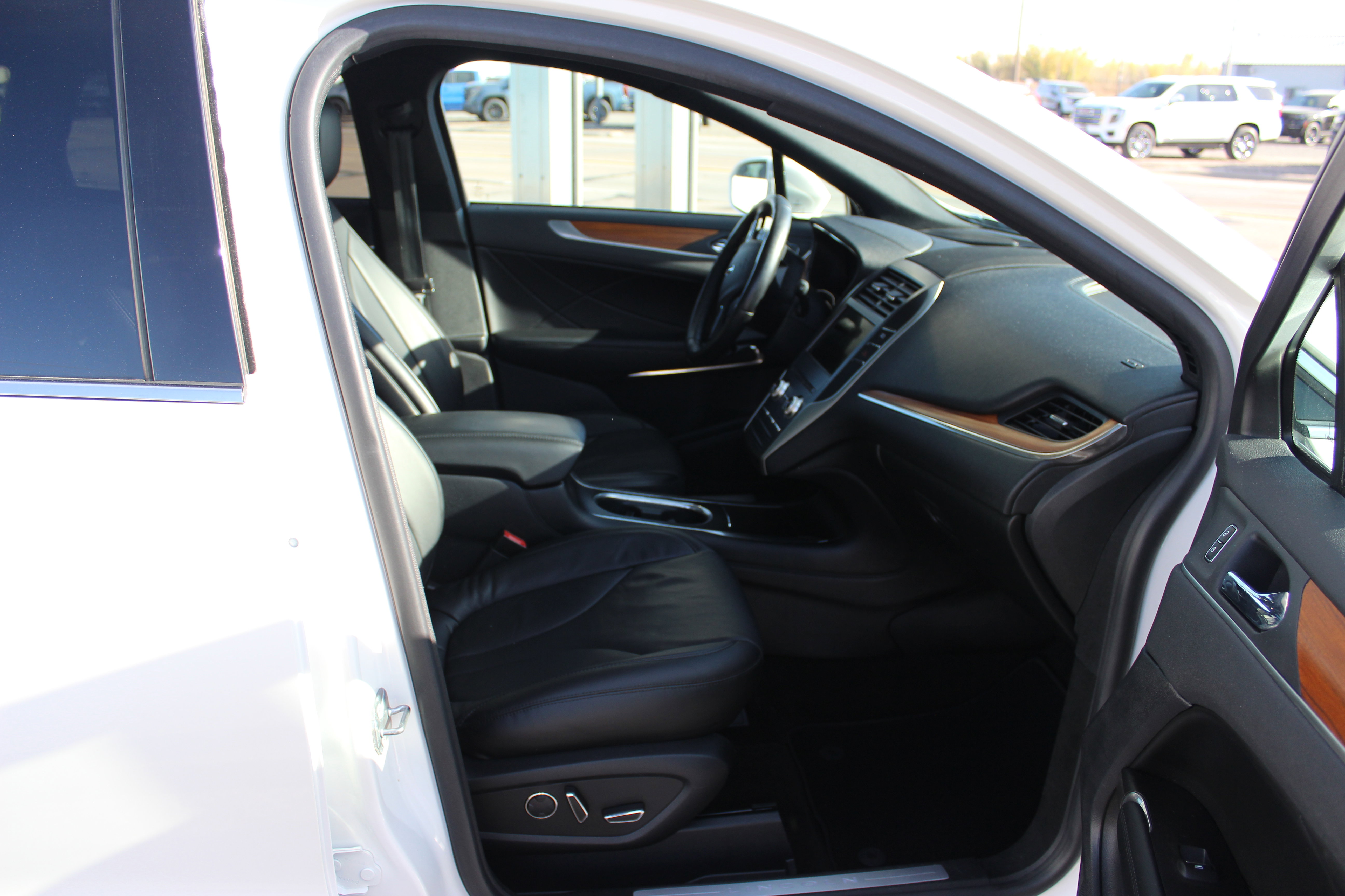 Used 2019 Lincoln MKC Reserve w/ MKC Climate Package image 22