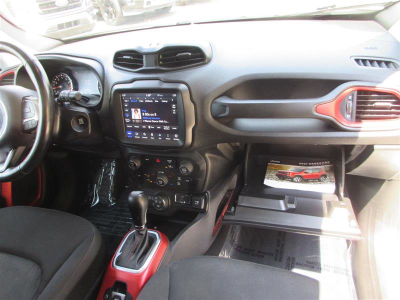 Used 2021 Jeep Renegade Trailhawk w/ Trailer Tow Group image 29