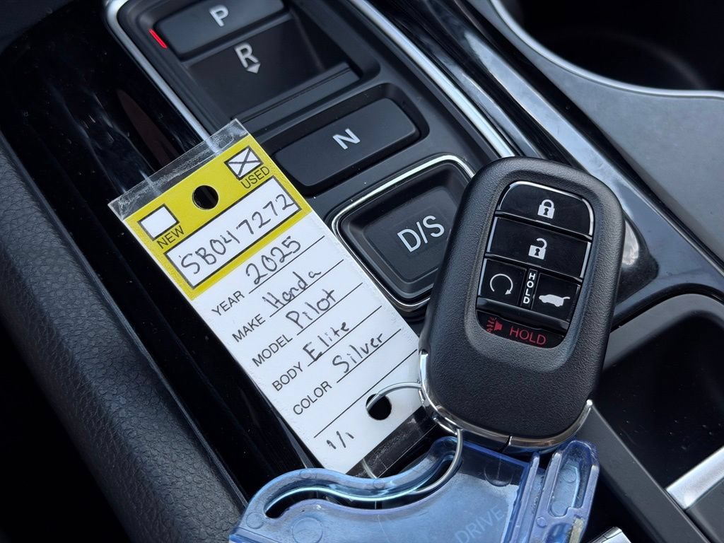Used 2025 Honda Pilot Elite image 50