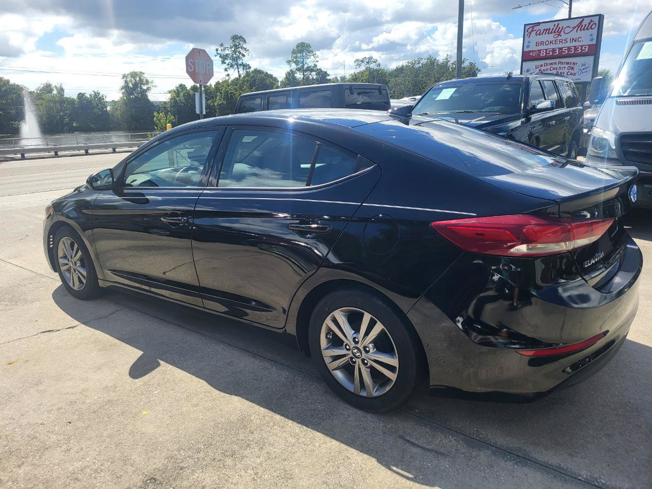 Used 2017 Hyundai Elantra SE FWD image 74