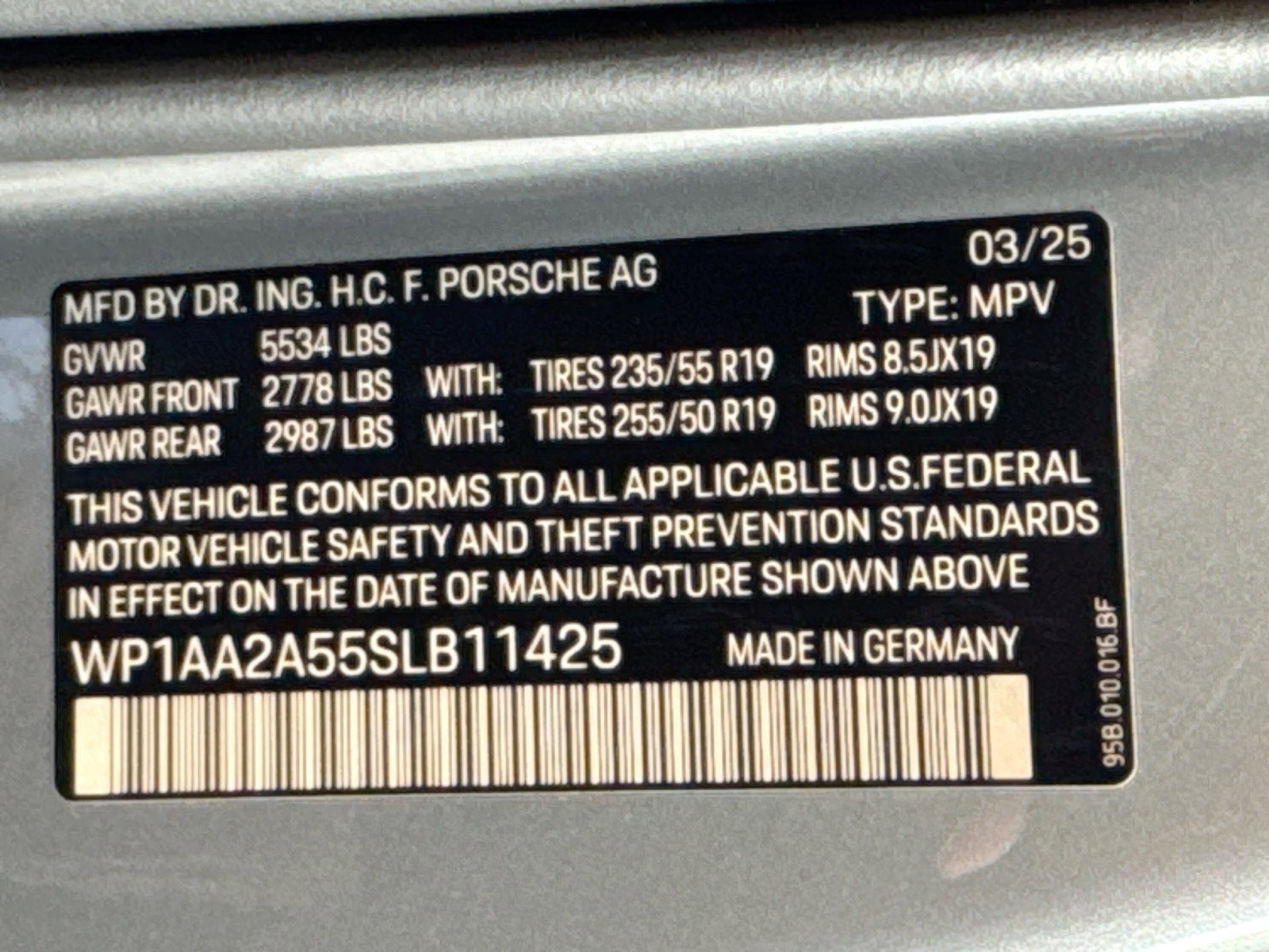 Used 2025 Porsche Macan Turbo AWD/4WD image 26