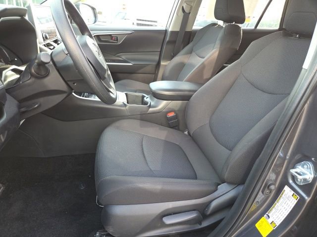 Used 2025 Toyota RAV4 LE AWD/4WD image 9