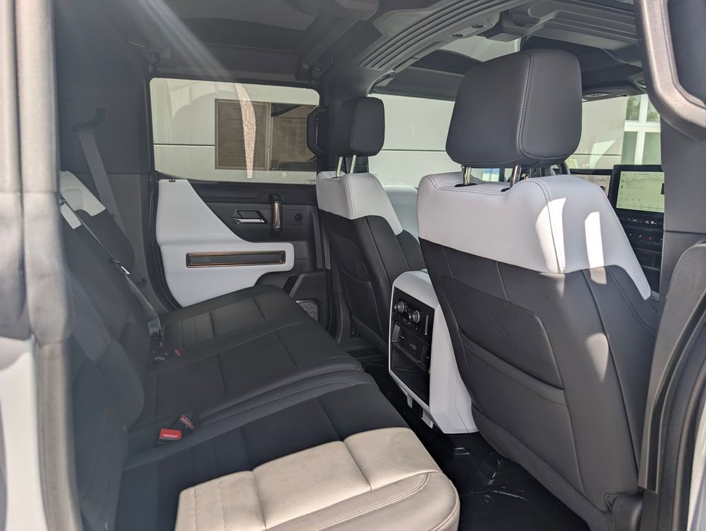 Used 2024 GMC Hummer EV 2X w/ LPO, Illumination Package AWD/4WD image 13
