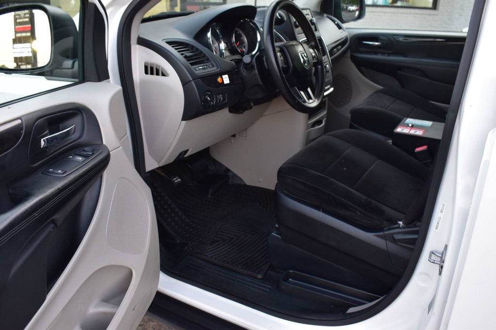 Used 2013 RAM C/V Tradesman FWD image 16