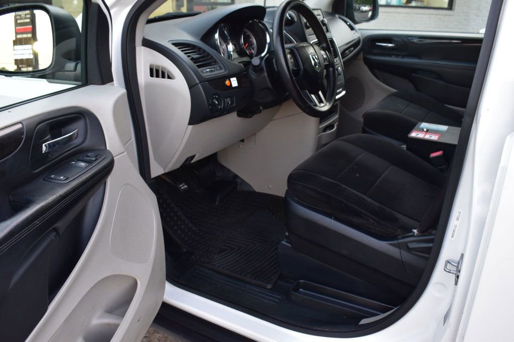 Used 2013 RAM C/V Tradesman image 16