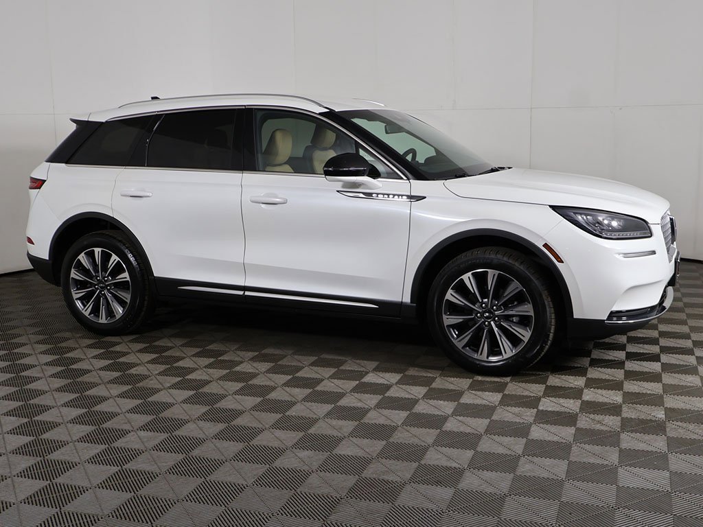 Used 2022 Lincoln Corsair Reserve w/ Elements Package image 16