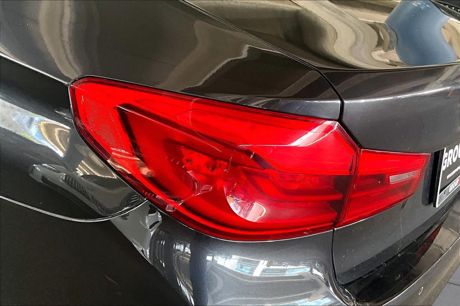 Used 2020 BMW 540i w/ Convenience Package RWD image 27