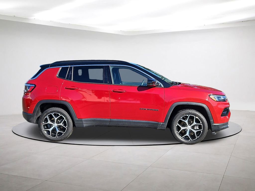 Used 2024 Jeep Compass Limited image 8