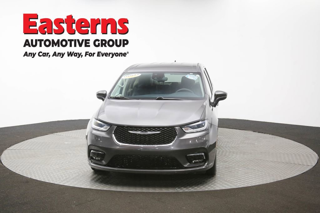 Used 2023 Chrysler Pacifica Touring-L image 52