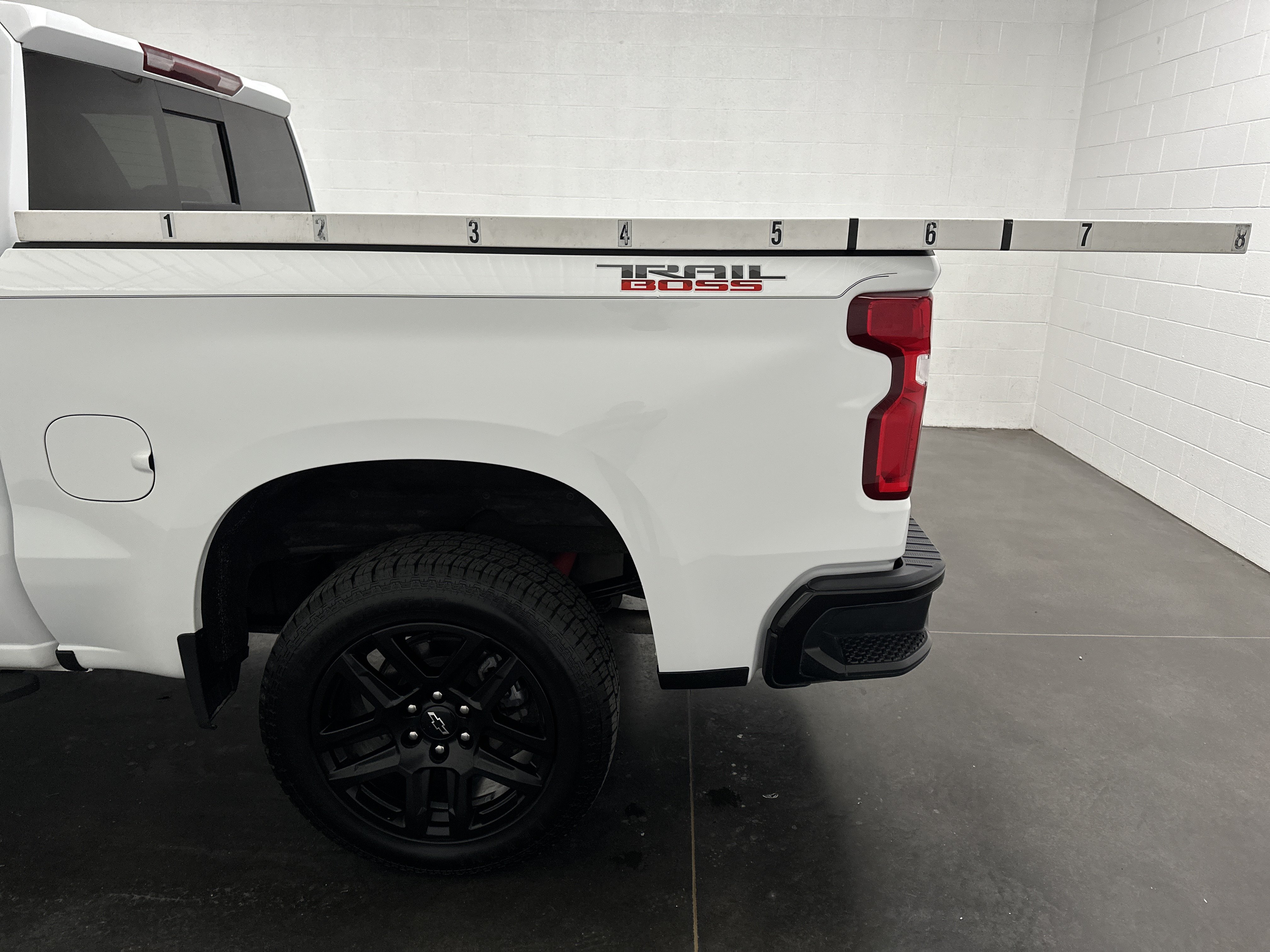 Used 2024 Chevrolet Silverado 1500 LT Trail Boss w/ LT Trail Boss Premium Package AWD/4WD image 8
