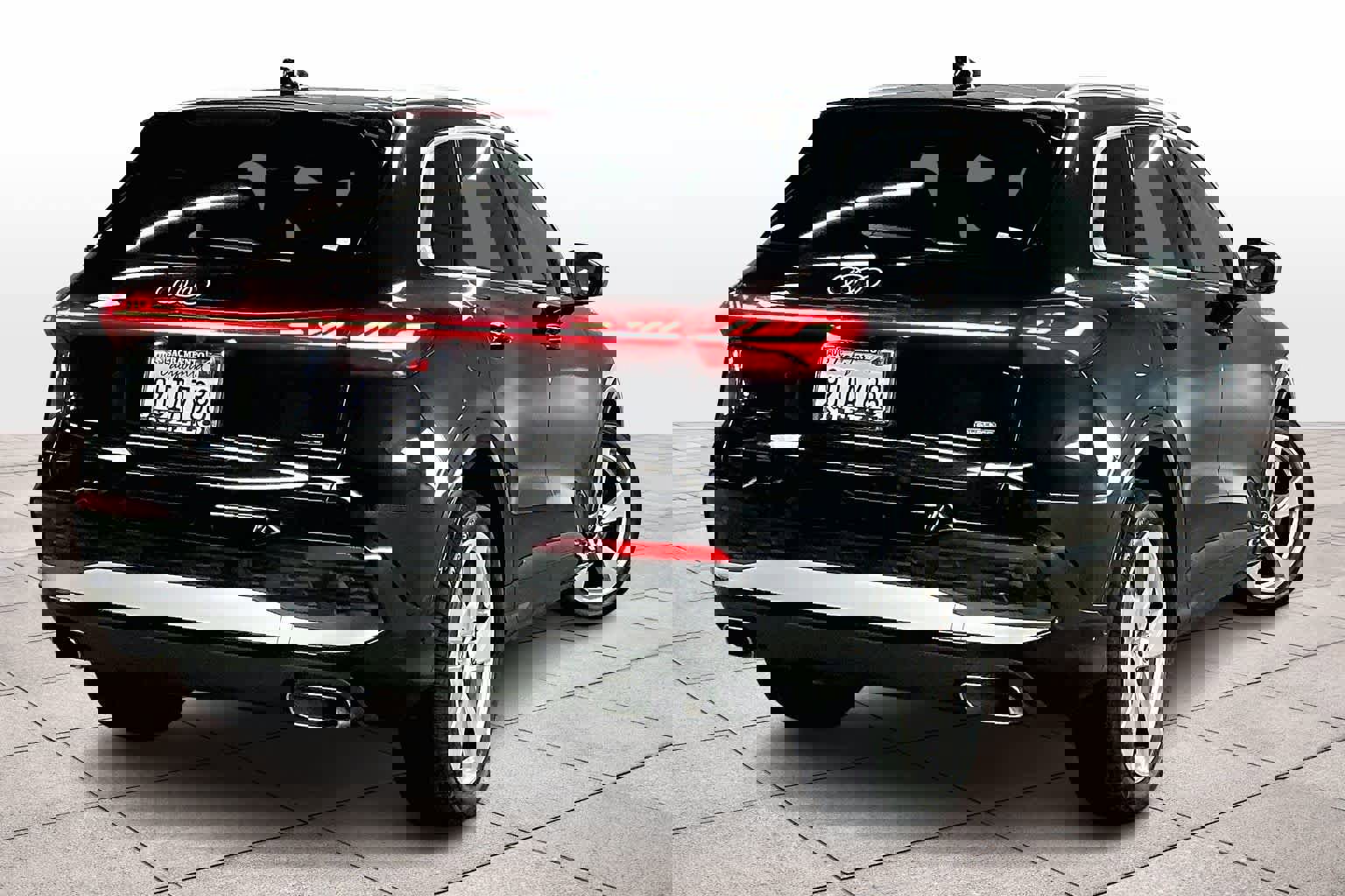 Certified 2025 Audi Q5 Prestige image 16