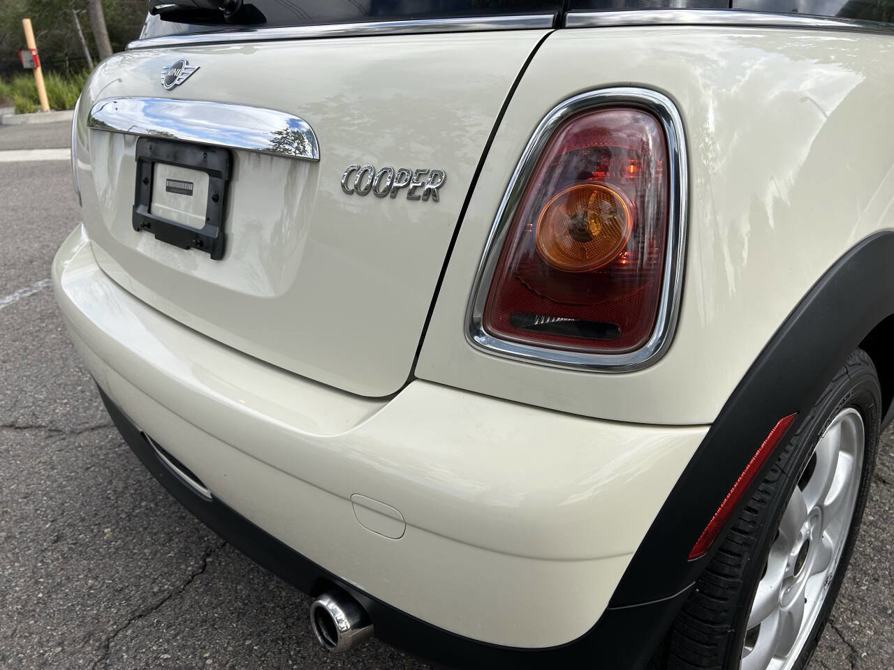 Used 2009 MINI Cooper Hardtop w/ Premium Pkg FWD image 20