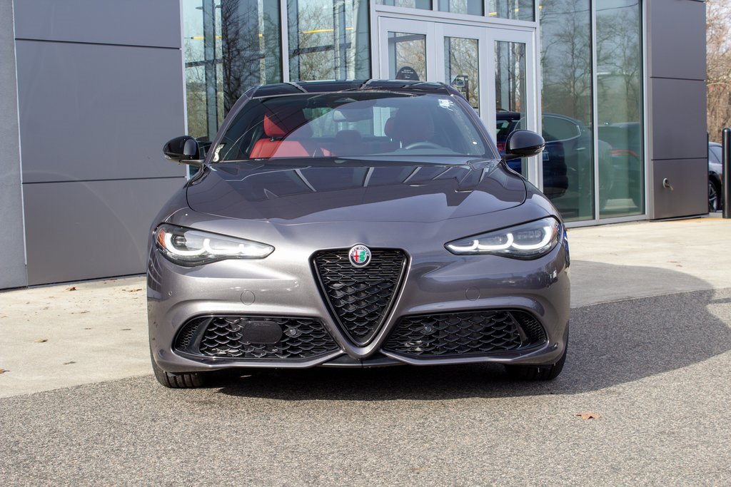 New 2025 Alfa Romeo Giulia AWD image 2