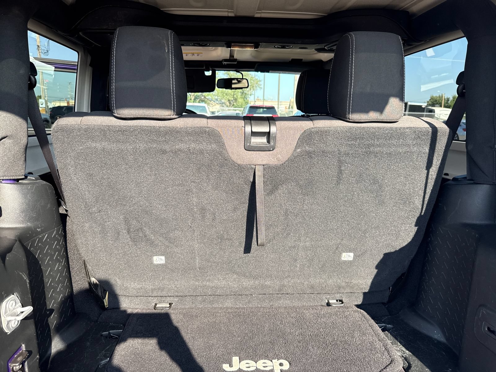 Used 2017 Jeep Wrangler Sahara w/ Connectivity Group AWD/4WD image 26