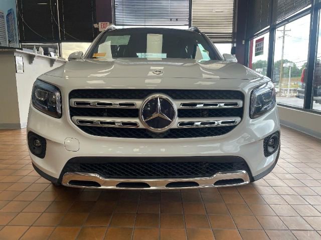 Used 2021 Mercedes-Benz GLB 250 w/ Premium Package image 3