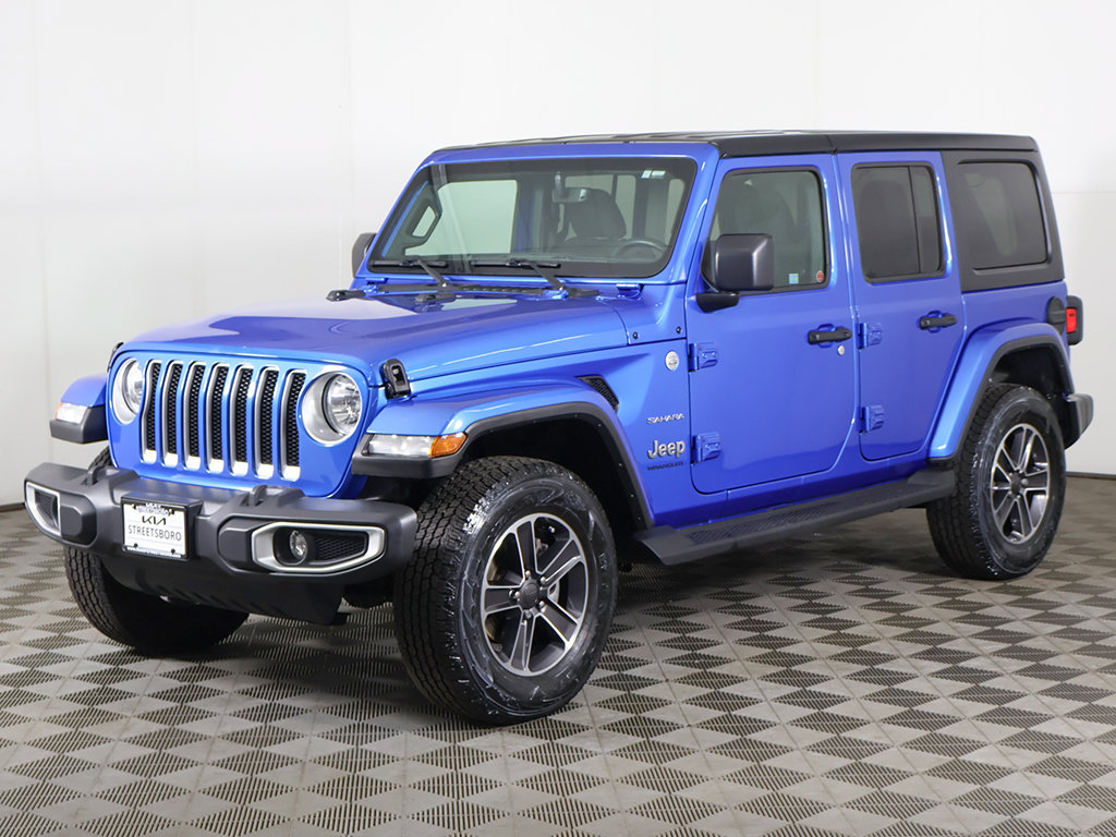 Used 2023 Jeep Wrangler Unlimited Sahara w/ Cold Weather Group AWD/4WD image 6