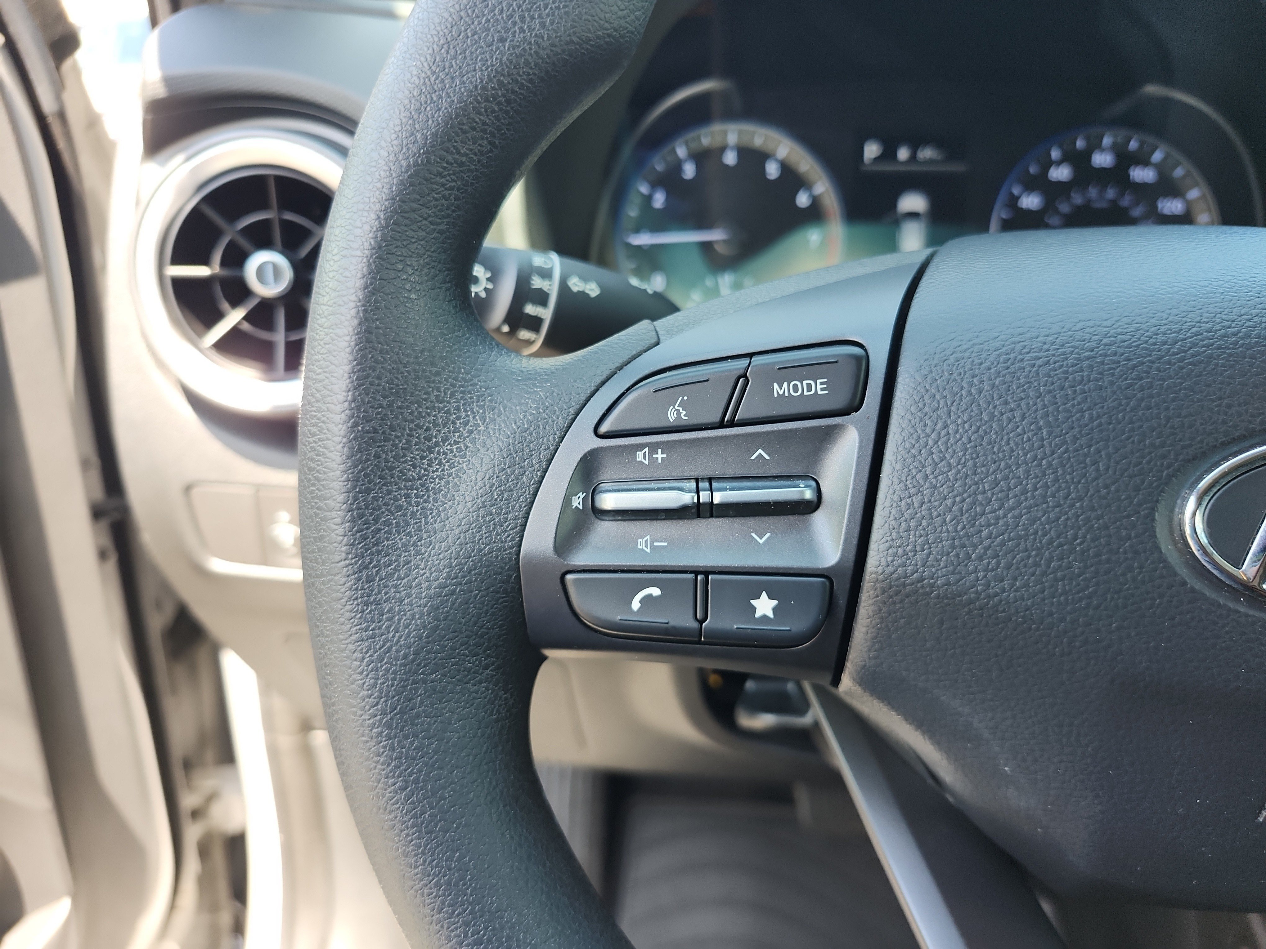 Certified 2023 Hyundai Kona SEL FWD image 13