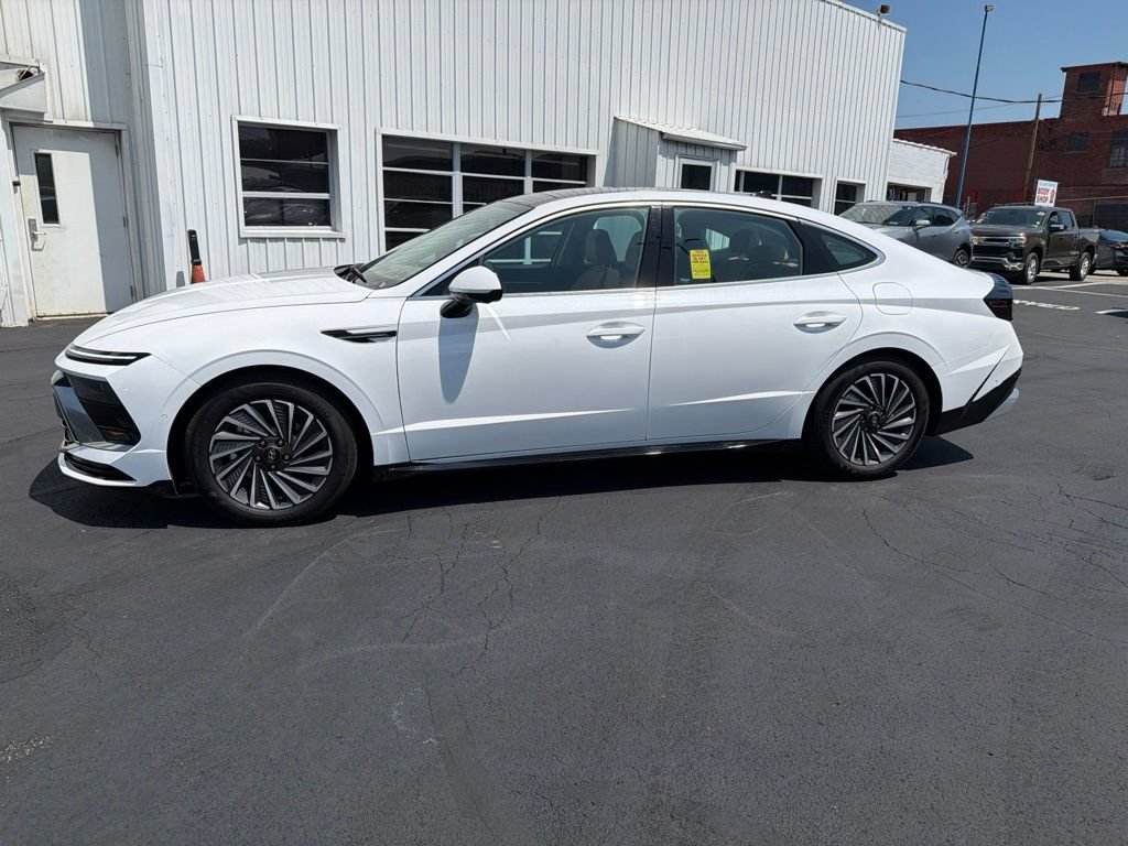 New 2026 Hyundai Sonata Limited FWD image 4
