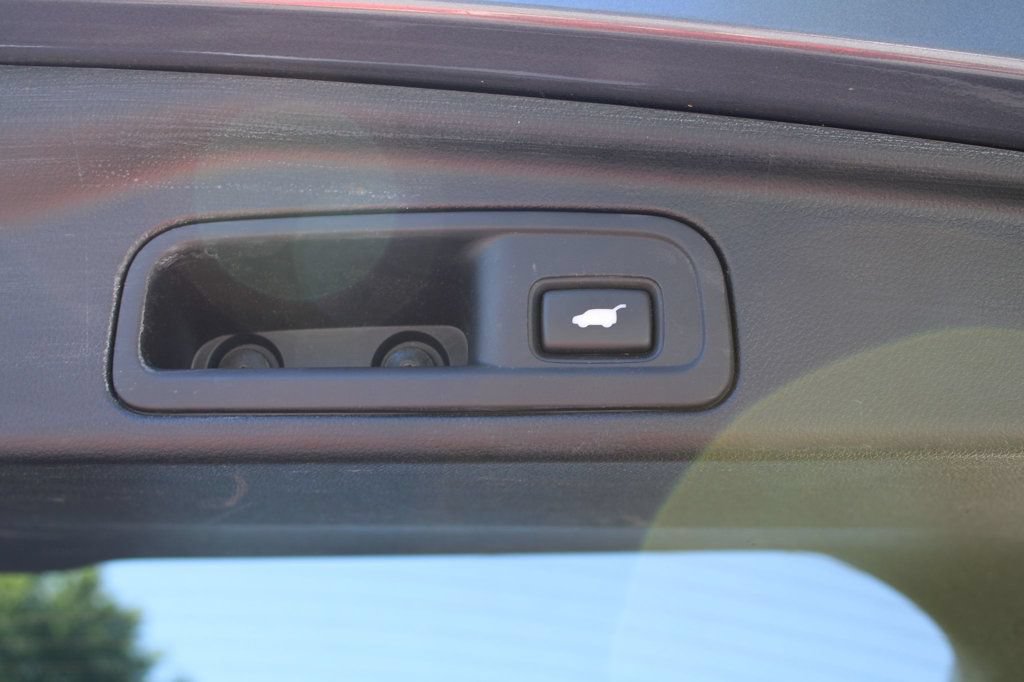 Used 2016 Honda Pilot Touring image 10