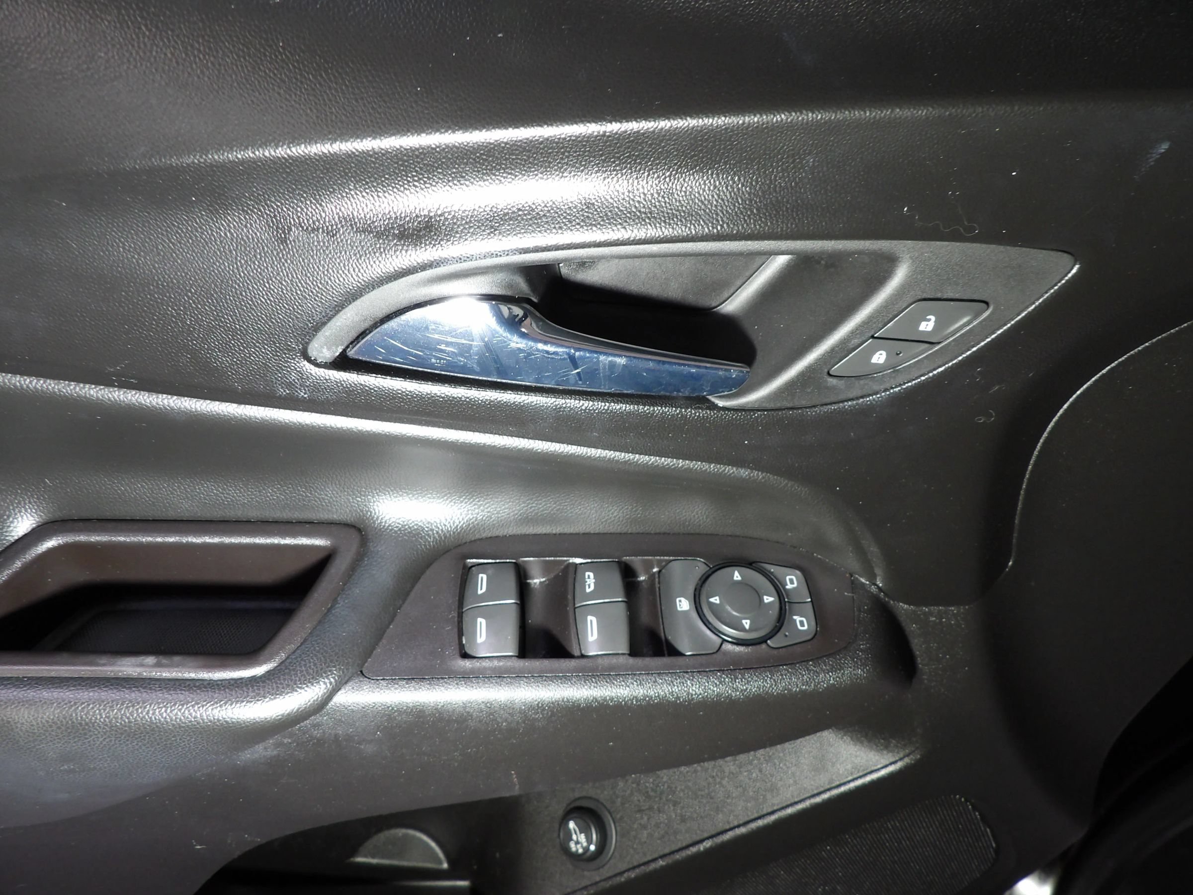 Used 2020 Chevrolet Equinox LT FWD image 8